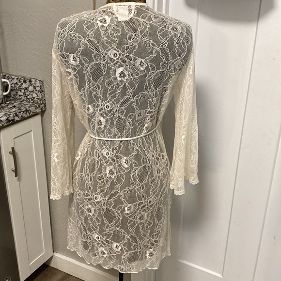 LINEA DONATELLA LACEY ROBE SMALL - Picture 9 of 13